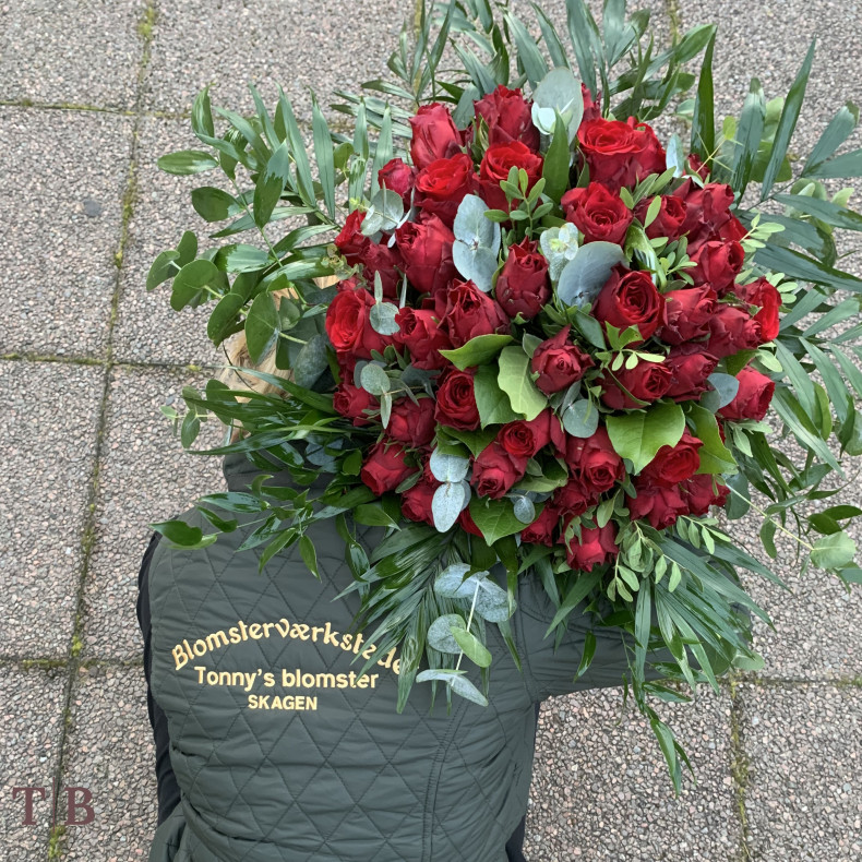 Rde roser - lav tt buket 